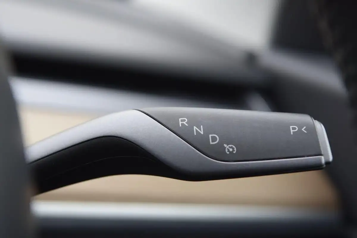 2020-tesla-model-3-e-performance-big-26