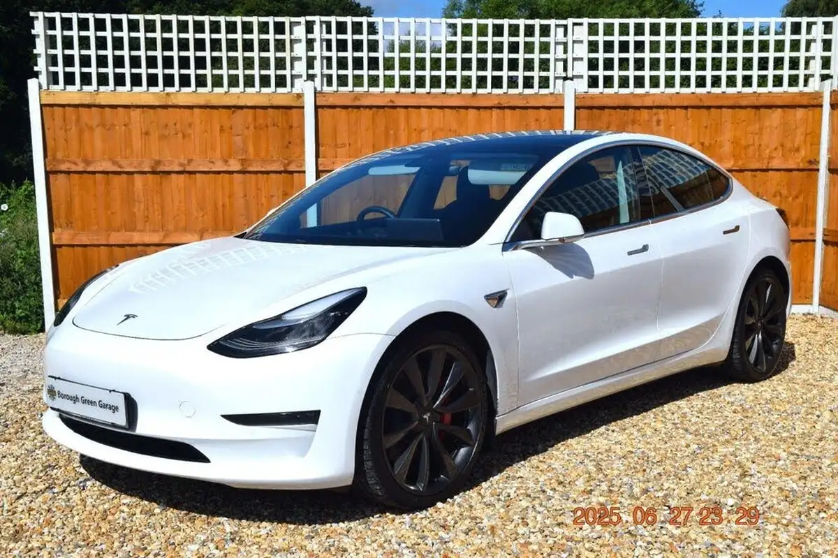 2020-tesla-model-3-e-performance-big-2