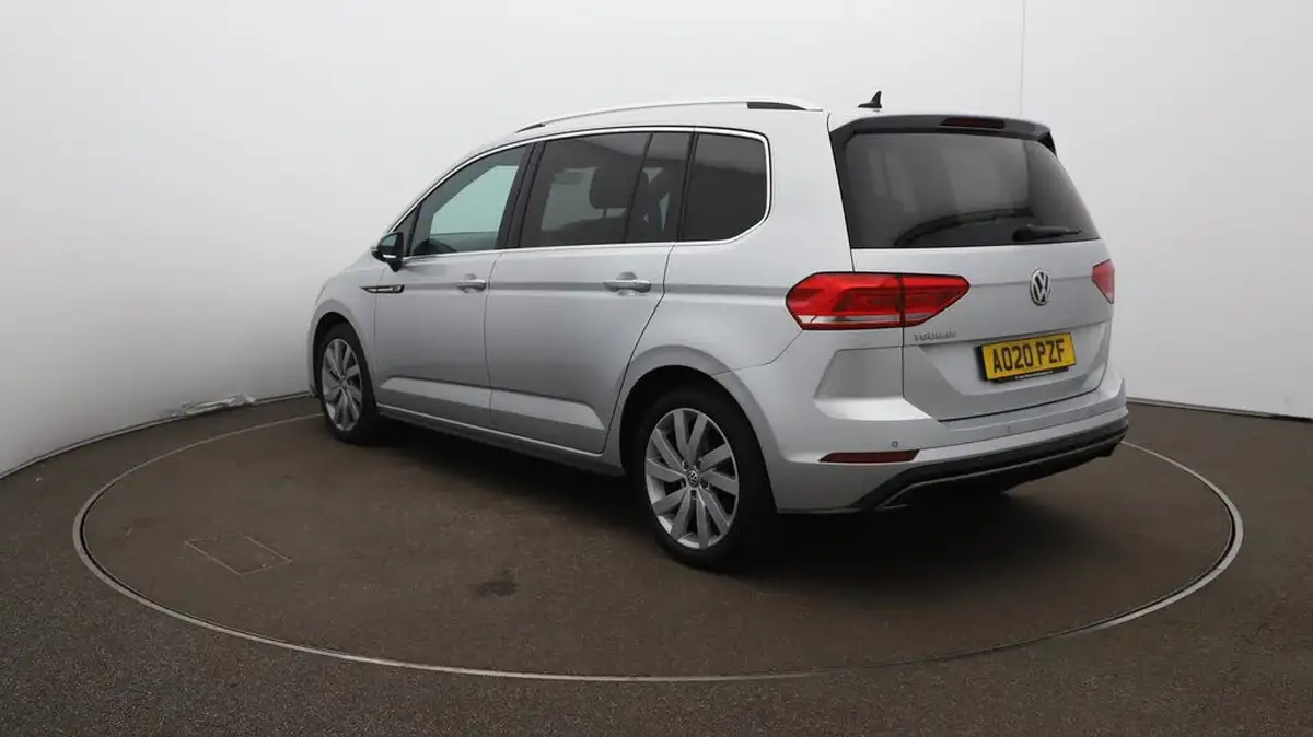 2020-volkswagen-touran-15-tsi-r-line-big-64