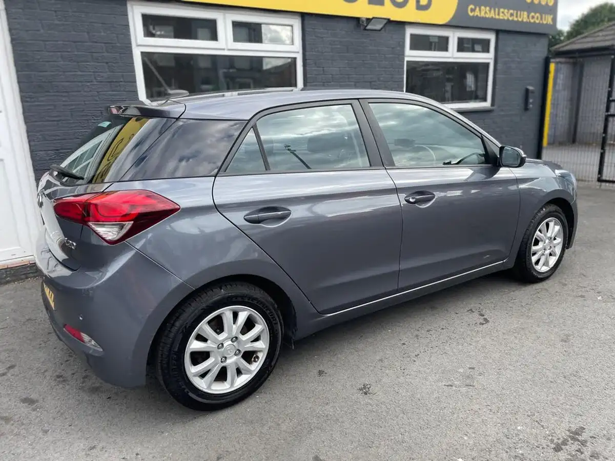 2017-hyundai-i20-12-se-hatchback-5d-big-27