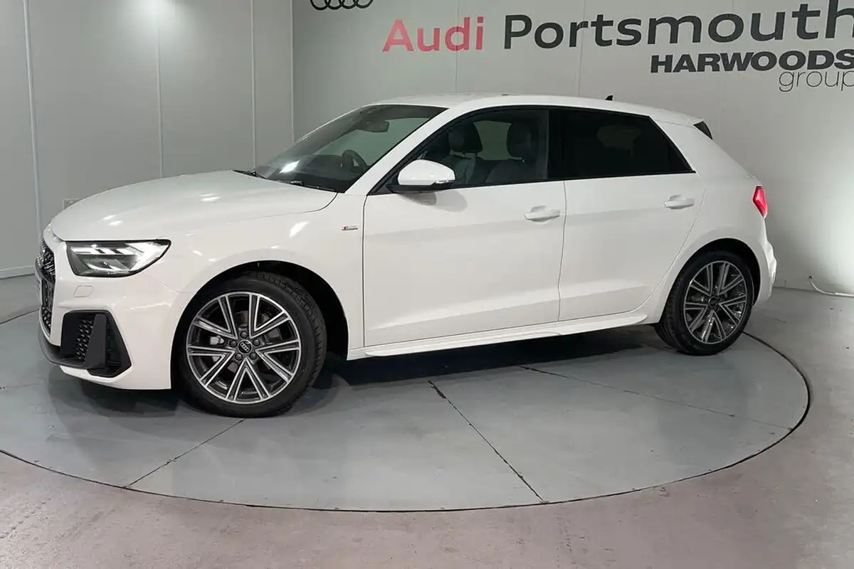2025-audi-a1-10-30-tfsi-s-line-big-8