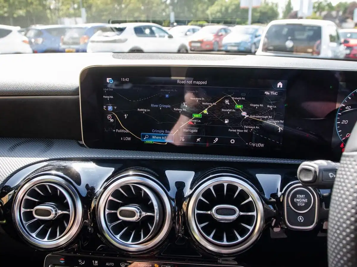 2019-mercedes-benz-a-class-13-a200-amg-line-premium-hatchback-5d-big-21