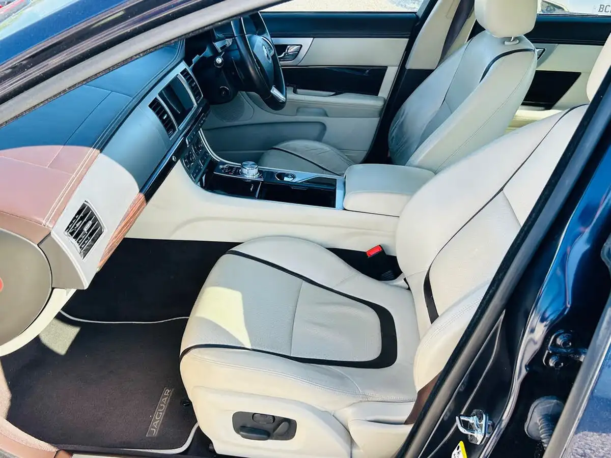 2015-jaguar-xf-22td-portfolio-200ps-saloon-4d-big-11