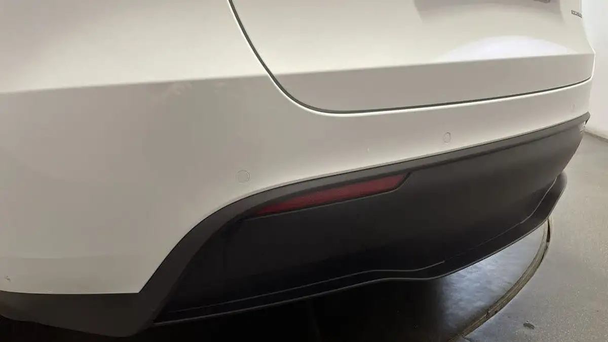 2022-tesla-model-y-e-long-range-big-13
