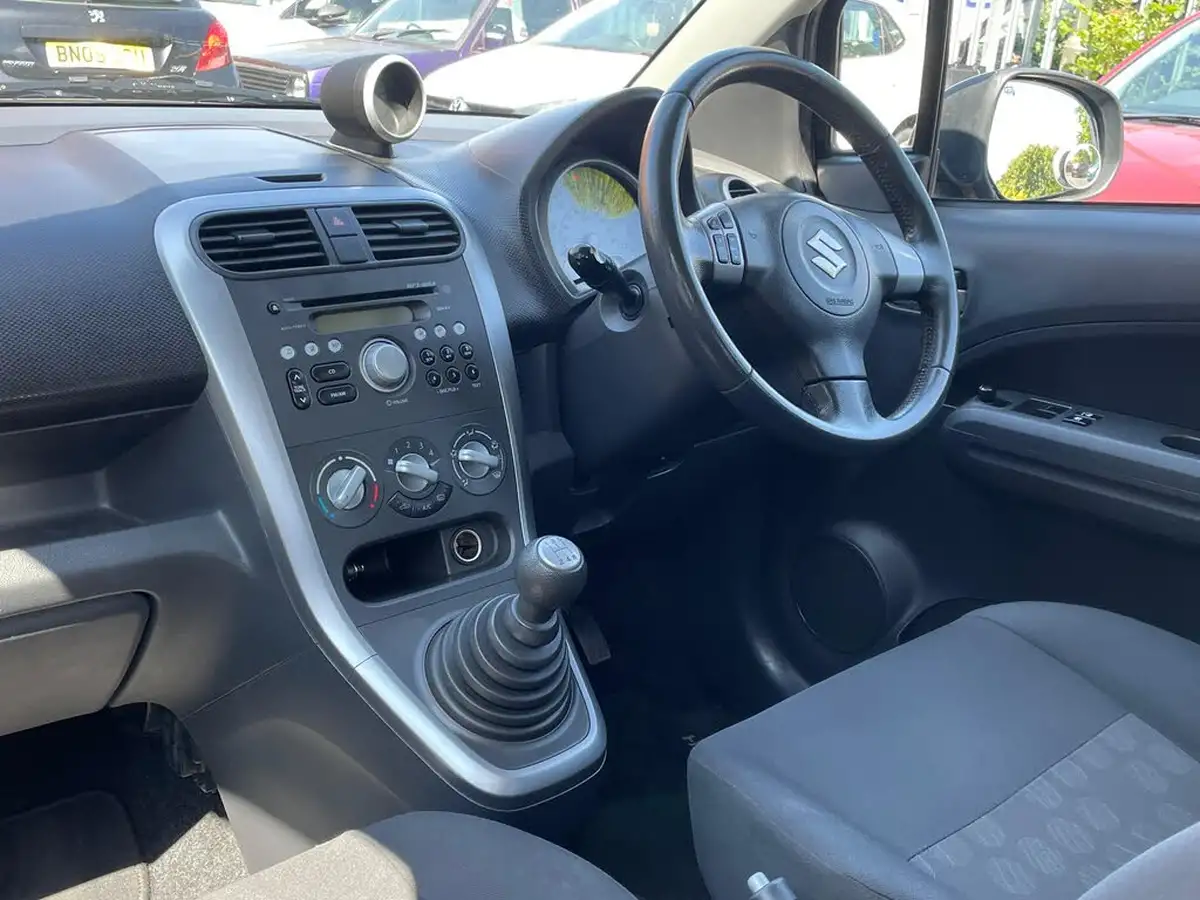 2008-suzuki-splash-12-gls-big-6