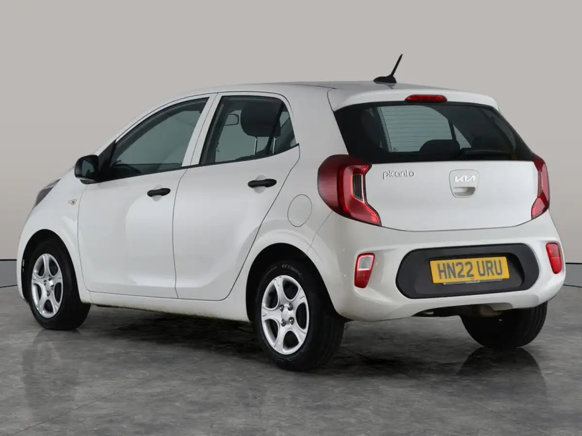2022-kia-picanto-10-1-big-8