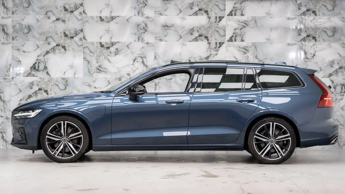 2021-volvo-v60-20-t6-r-design-350bhp-plug-in-hybrid-big-9