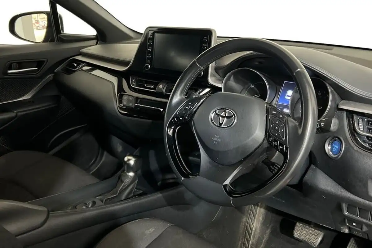 2022-toyota-c-hr-18-vvt-i-icon-big-5