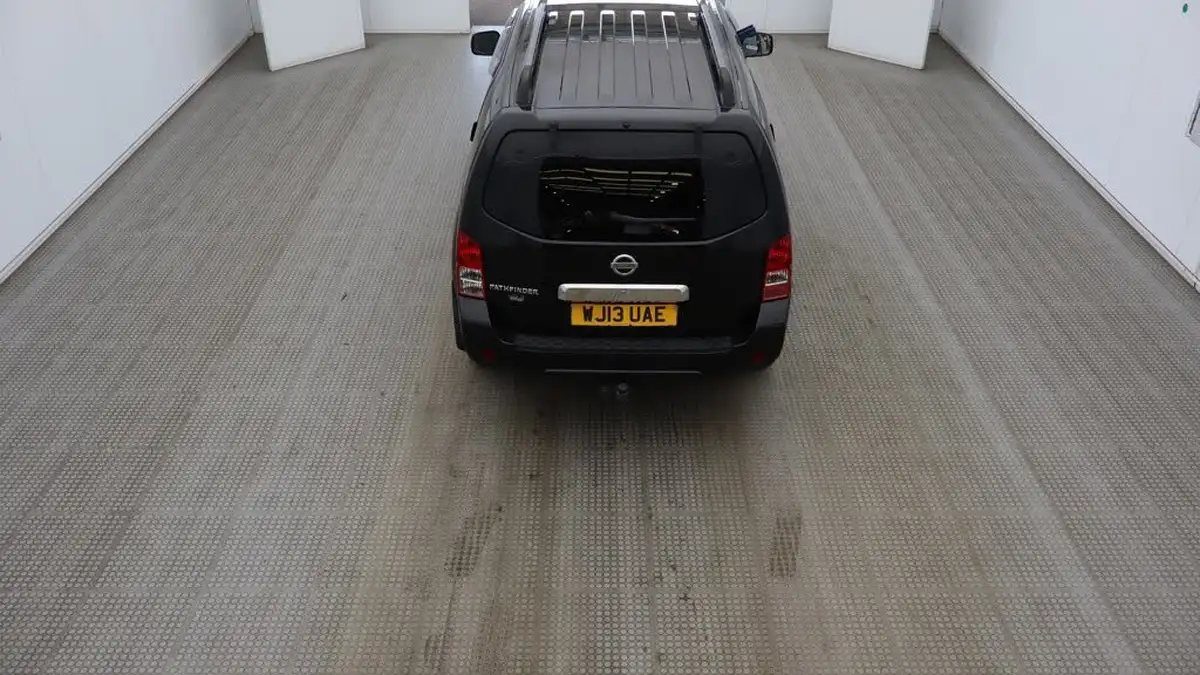2013-nissan-pathfinder-25td-tekna-big-10