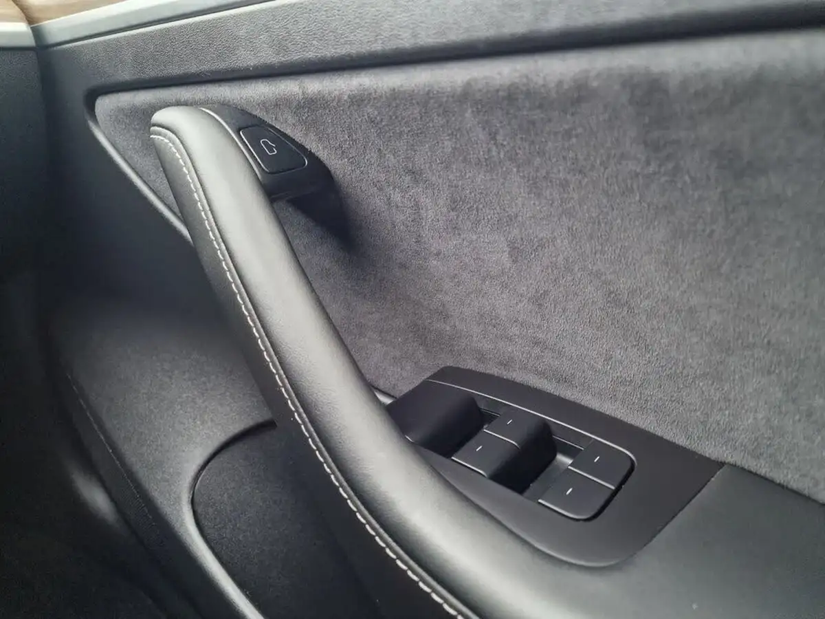 2021-tesla-model-3-e-long-range-awd-big-42