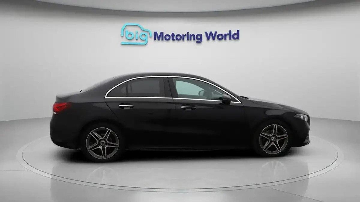 2020-mercedes-benz-a-class-20d-a200d-amg-line-premium-saloon-4d-big-8