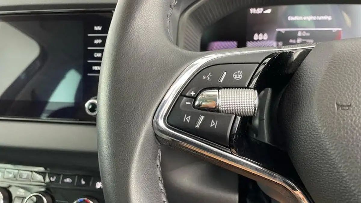 2023-skoda-karoq-15-tsi-se-l-big-22