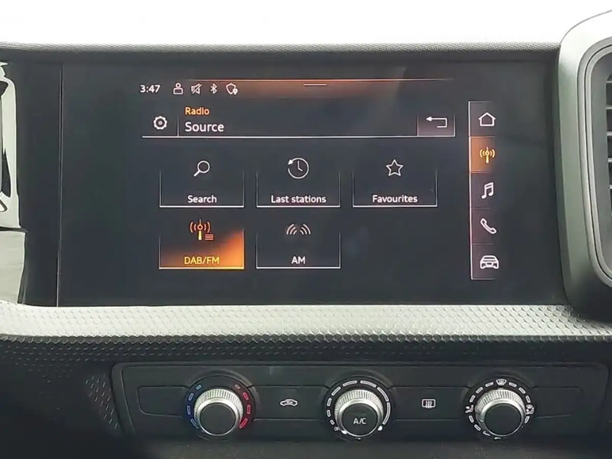 2022-audi-a1-10-25-tfsi-technik-big-14