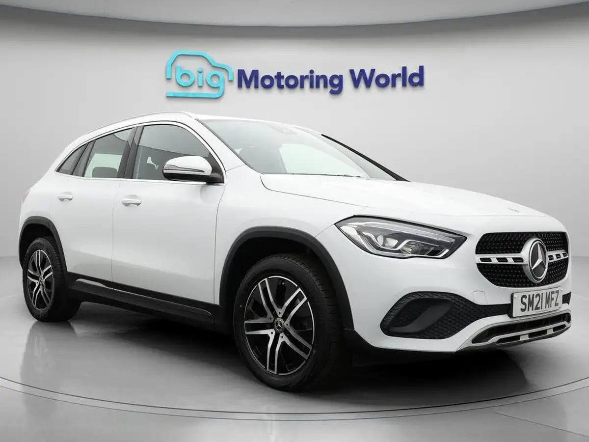 2021-mercedes-benz-gla-class-20d-gla-200d-sport-big-0