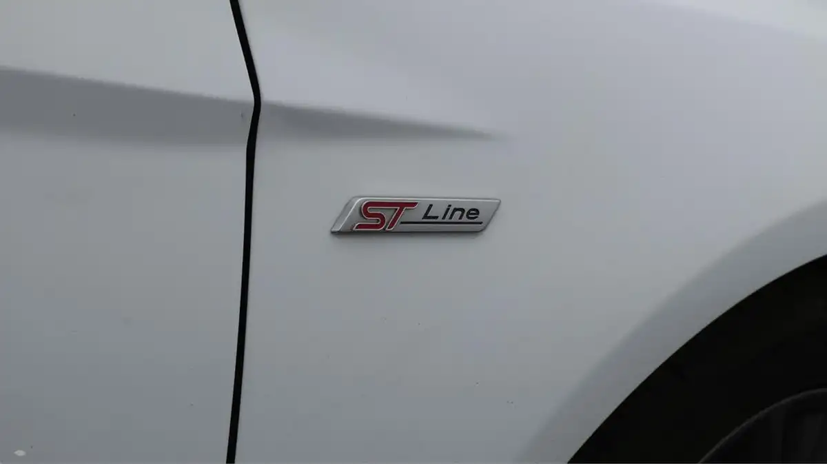 2018-ford-focus-10t-st-line-140ps-hatchback-big-22
