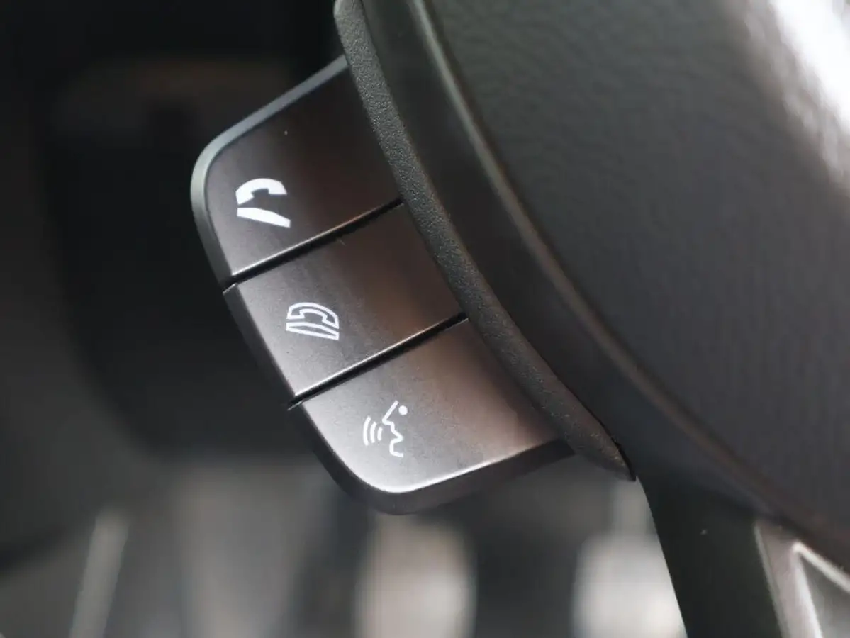 2021-suzuki-swift-12-dualjet-sz5-big-26