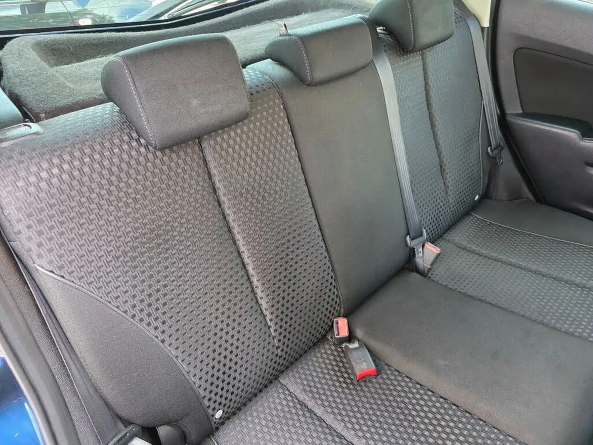2014-mazda-mazda2-13-sport-venture-big-19