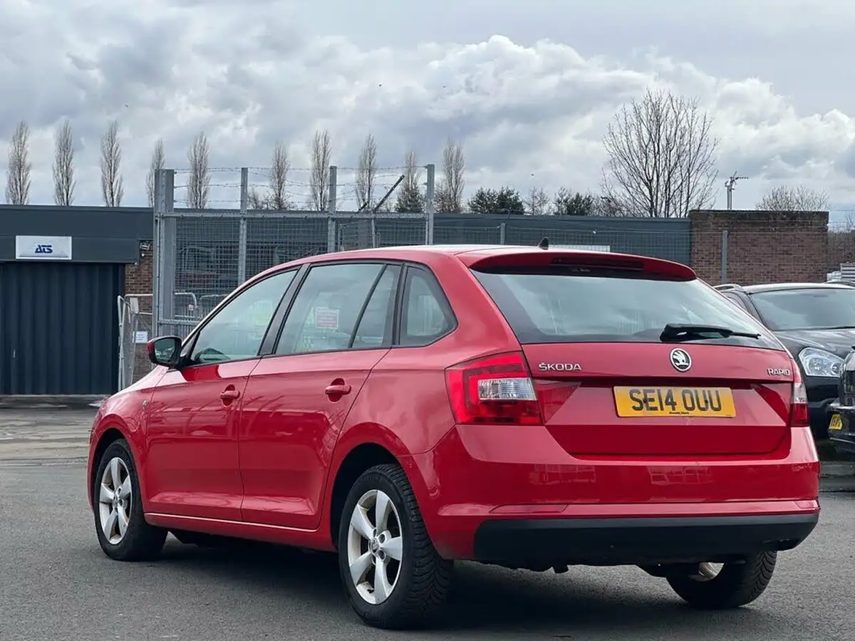 2014-skoda-rapid-spaceback-12-se-105ps-big-3