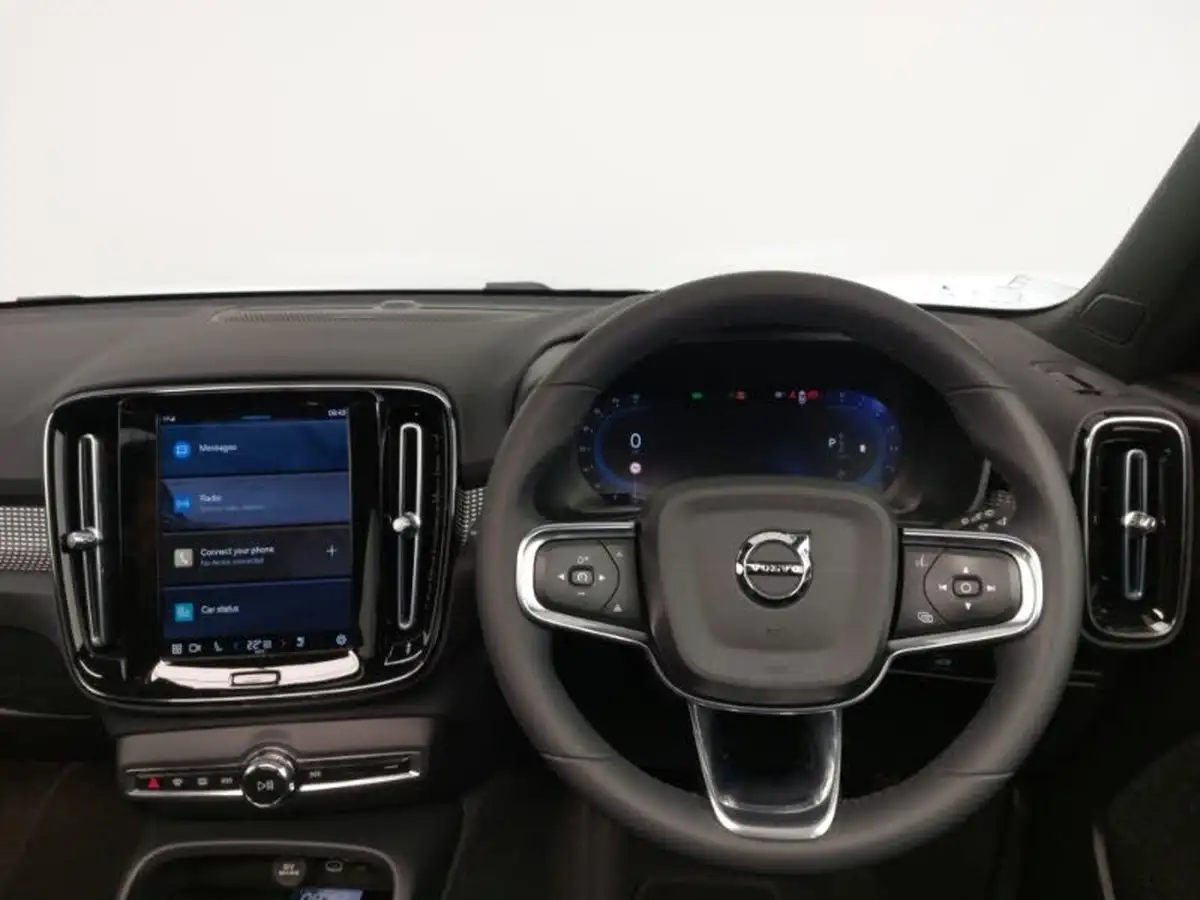 2023-volvo-xc40-20-b4-ultimate-big-4