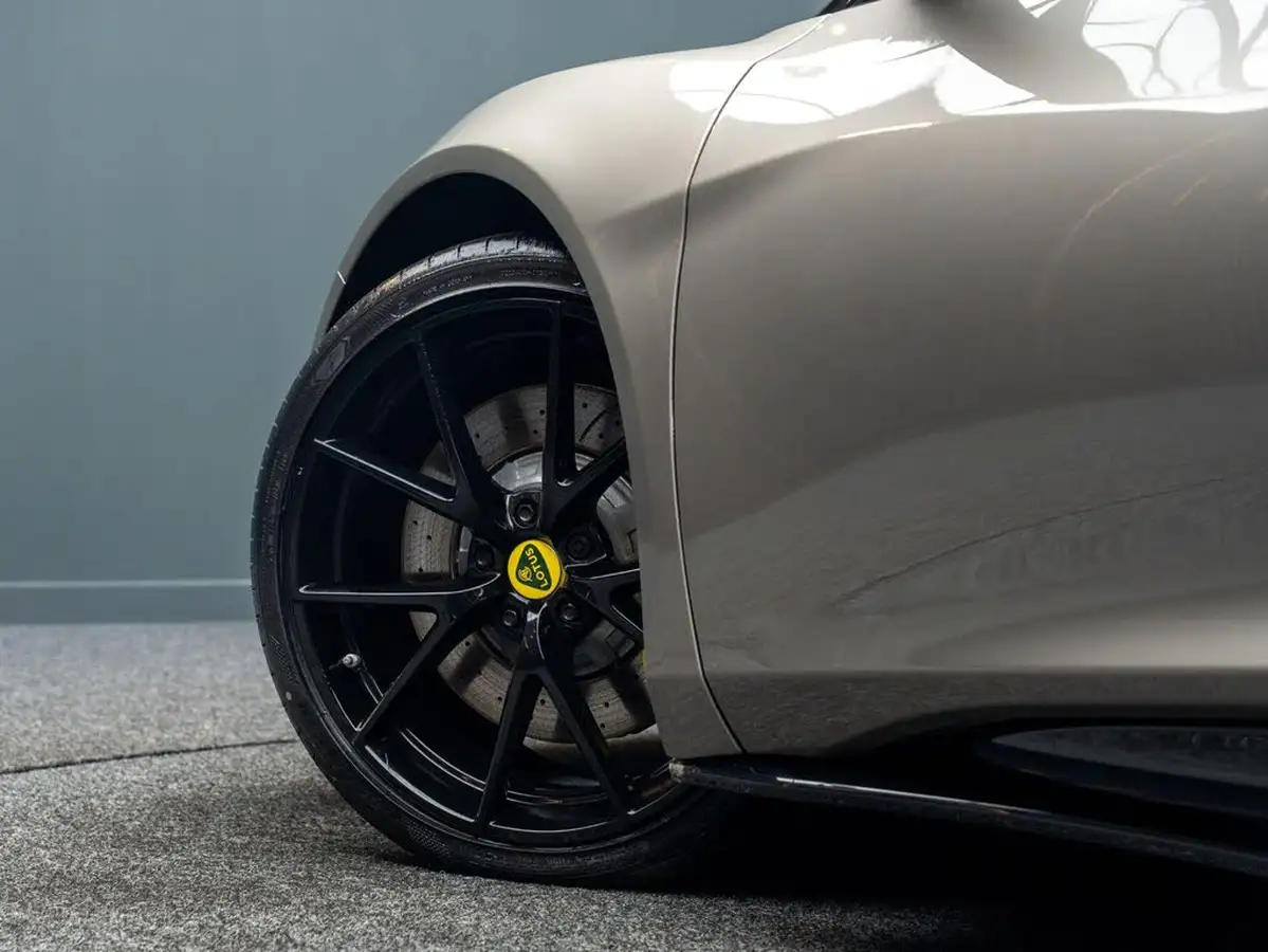 2024-lotus-emira-big-10