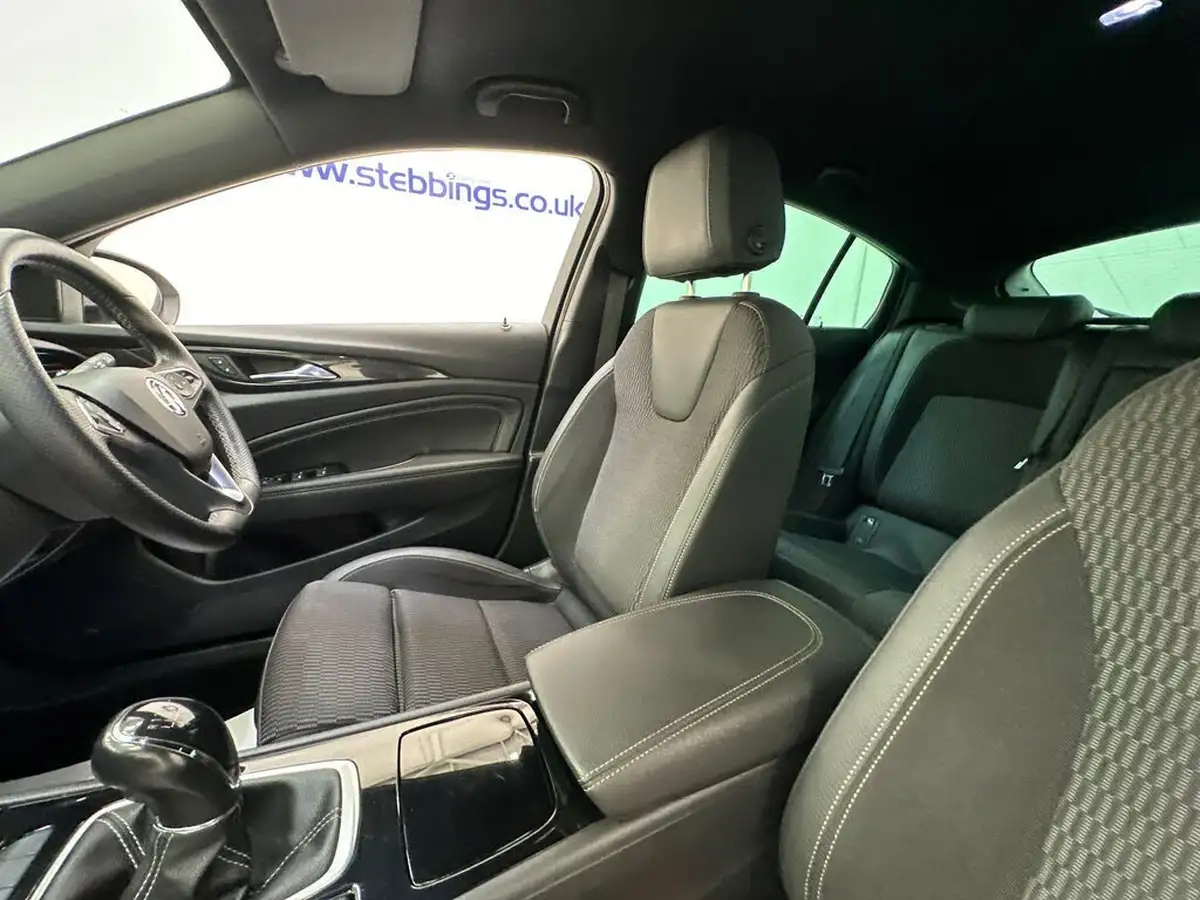 2017-vauxhall-insignia-grand-sport-15-turbo-sri-vx-line-nav-big-25