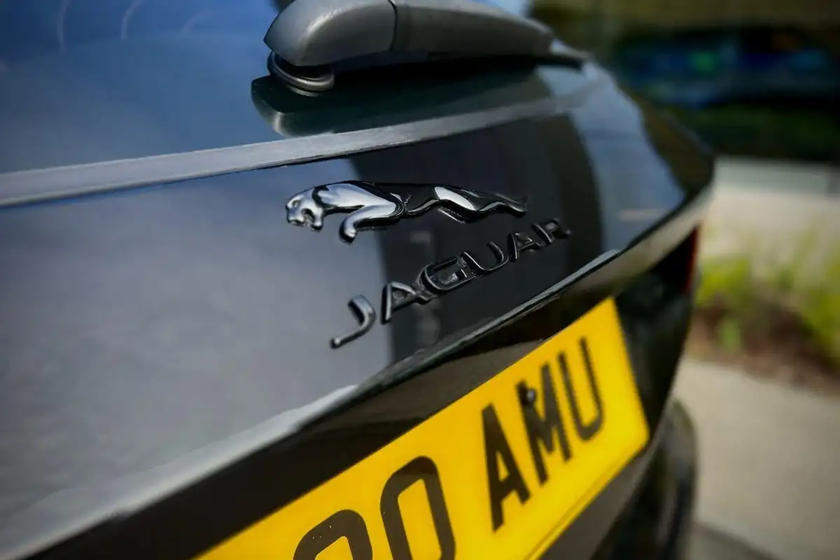 2020-jaguar-e-pace-20-i4-r-dynamic-hse-300ps-big-10