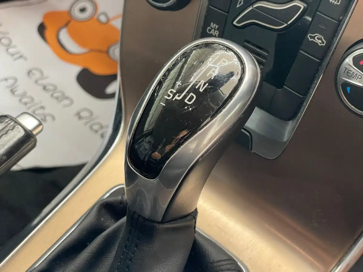 2015-volvo-v40-16td-d2-cross-country-lux-powershift-big-34