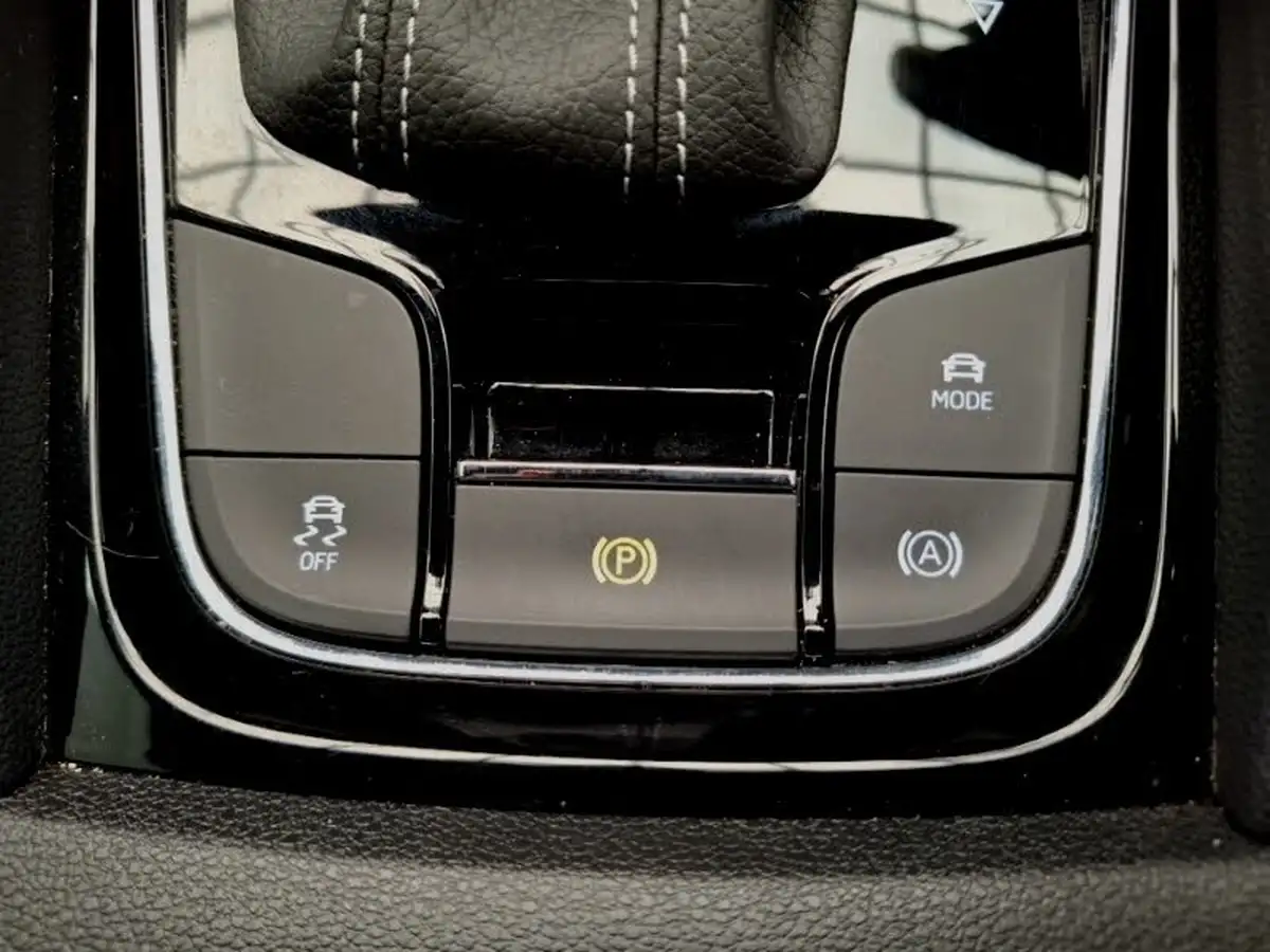 2025-skoda-karoq-15-tsi-sportline-edition-dsg-big-18
