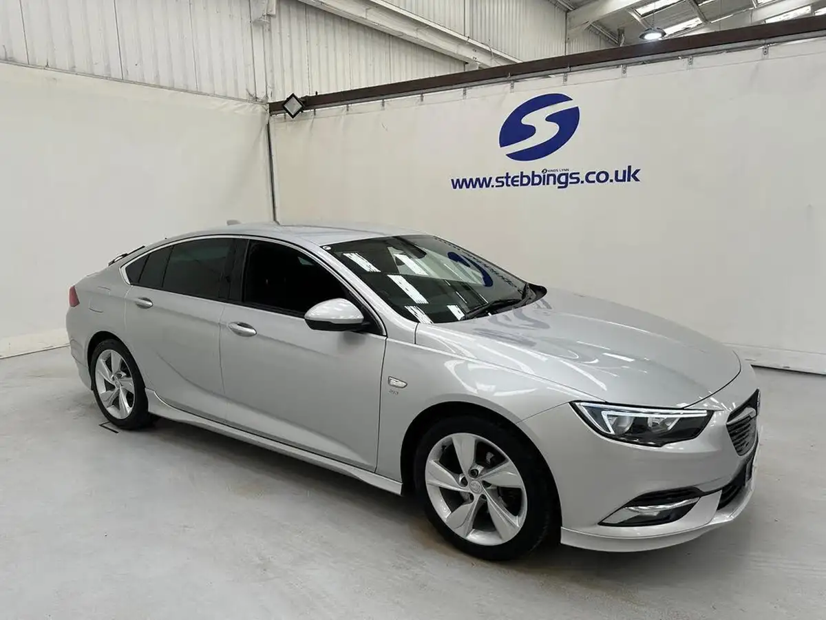 2017-vauxhall-insignia-grand-sport-15-turbo-sri-vx-line-nav-big-1