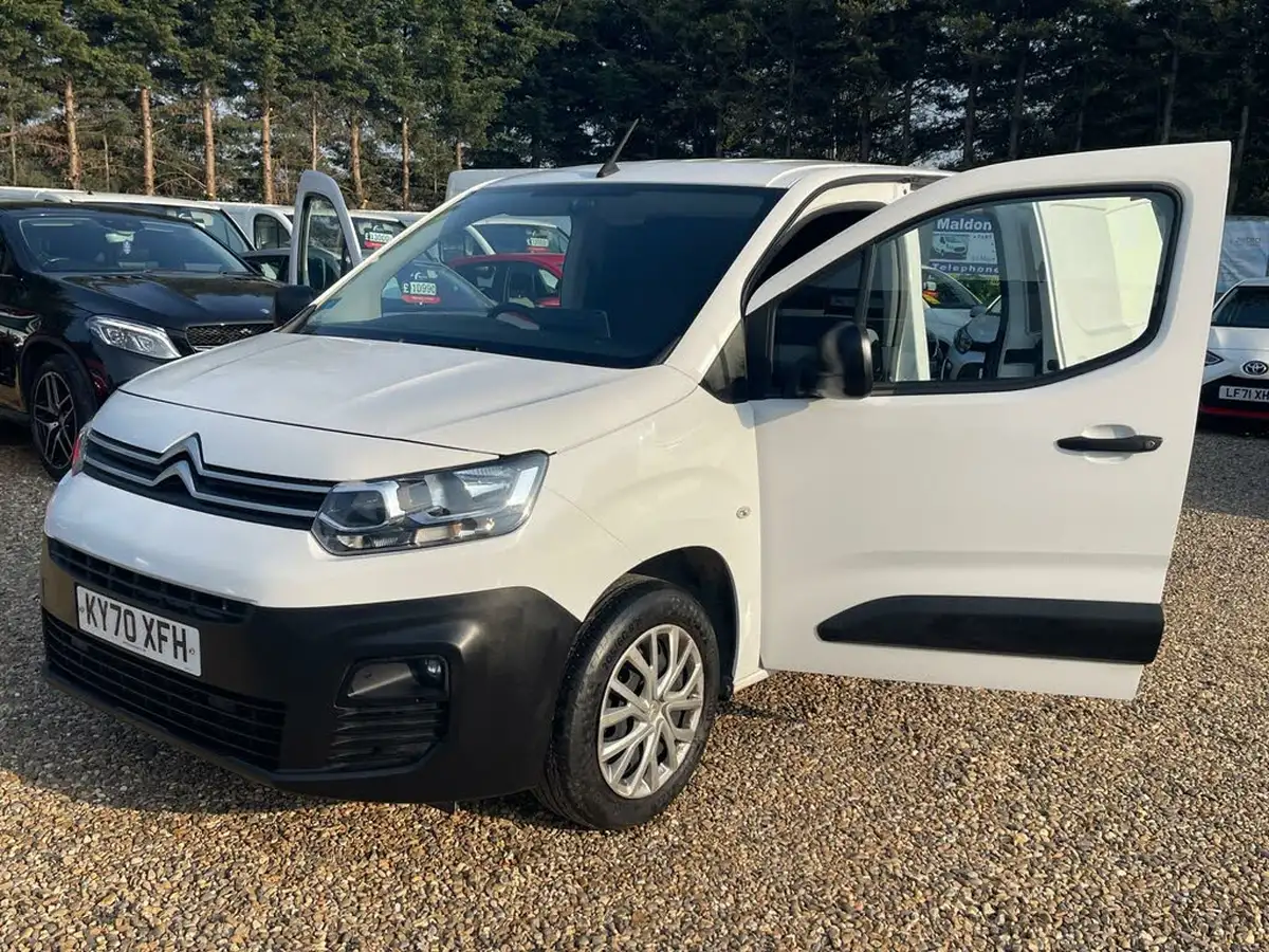2020-citroen-berlingo-15bluehdi-1000-enterprise-100pseu6dt-e-ss-panel-big-23