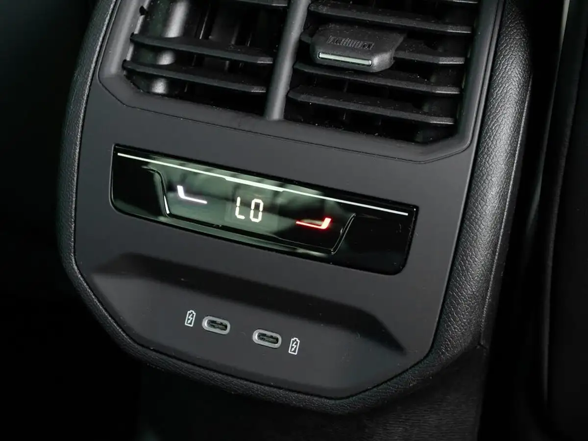 2022-cupra-formentor-14-e-hybrid-vz2-big-35