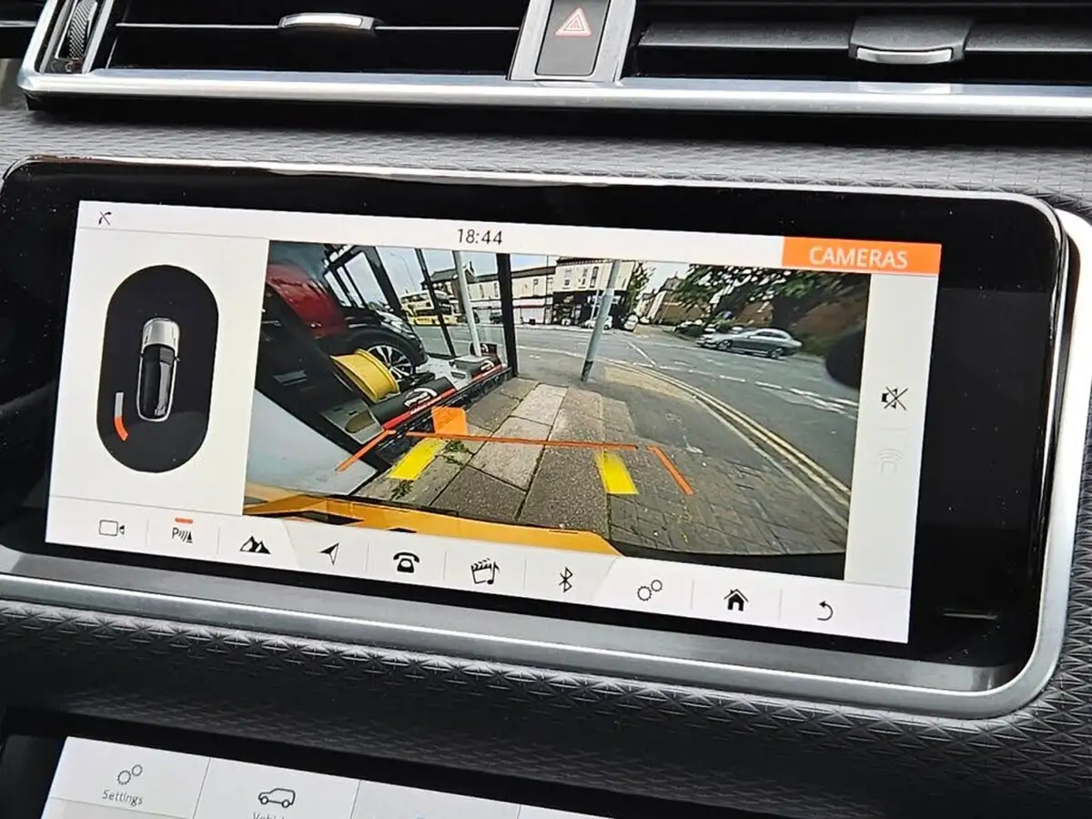 2018-land-rover-range-rover-velar-20-d240-se-ss-big-19