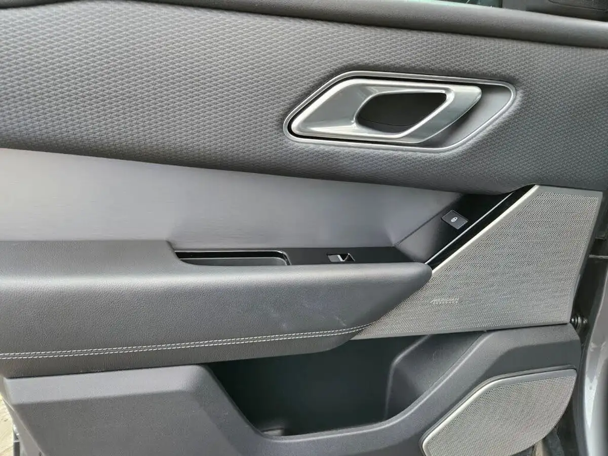 2018-land-rover-range-rover-velar-20-d240-se-ss-big-43