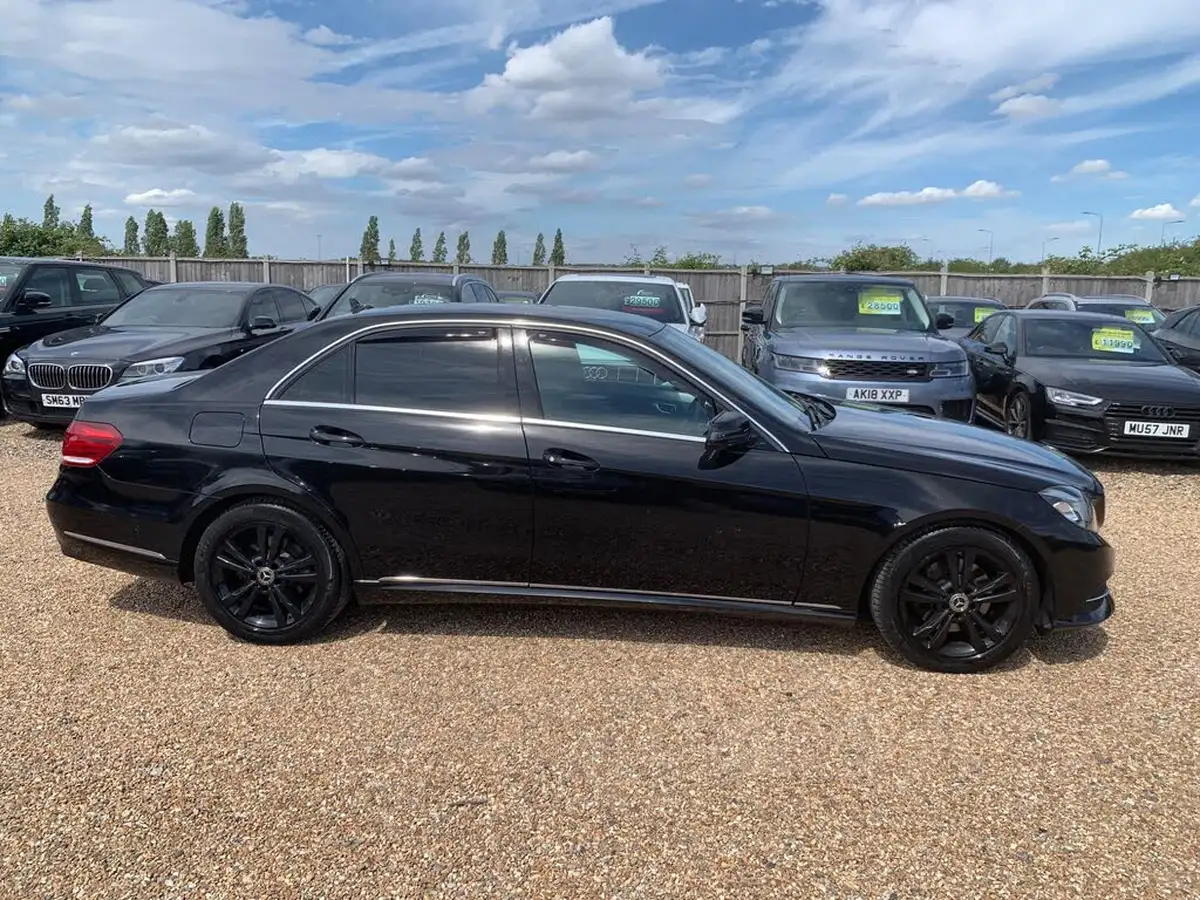 2014-mercedes-benz-e-class-21td-e300-se-saloon-4d-big-7