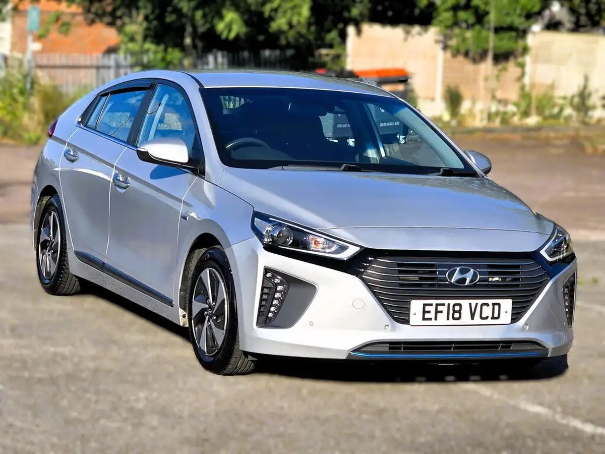 2018-hyundai-ioniq-16-gdi-premium-se-hybrid-big-4