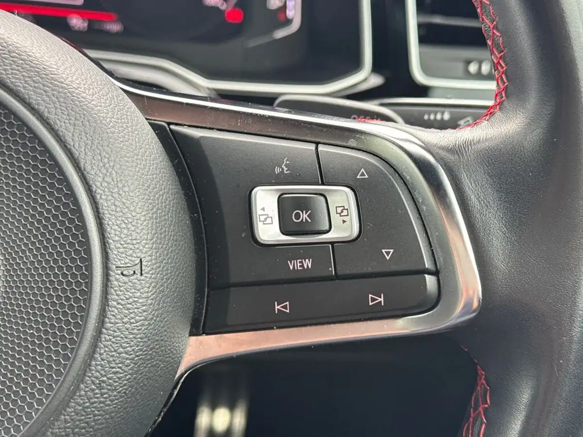 2019-volkswagen-polo-20-tsi-gti-big-24