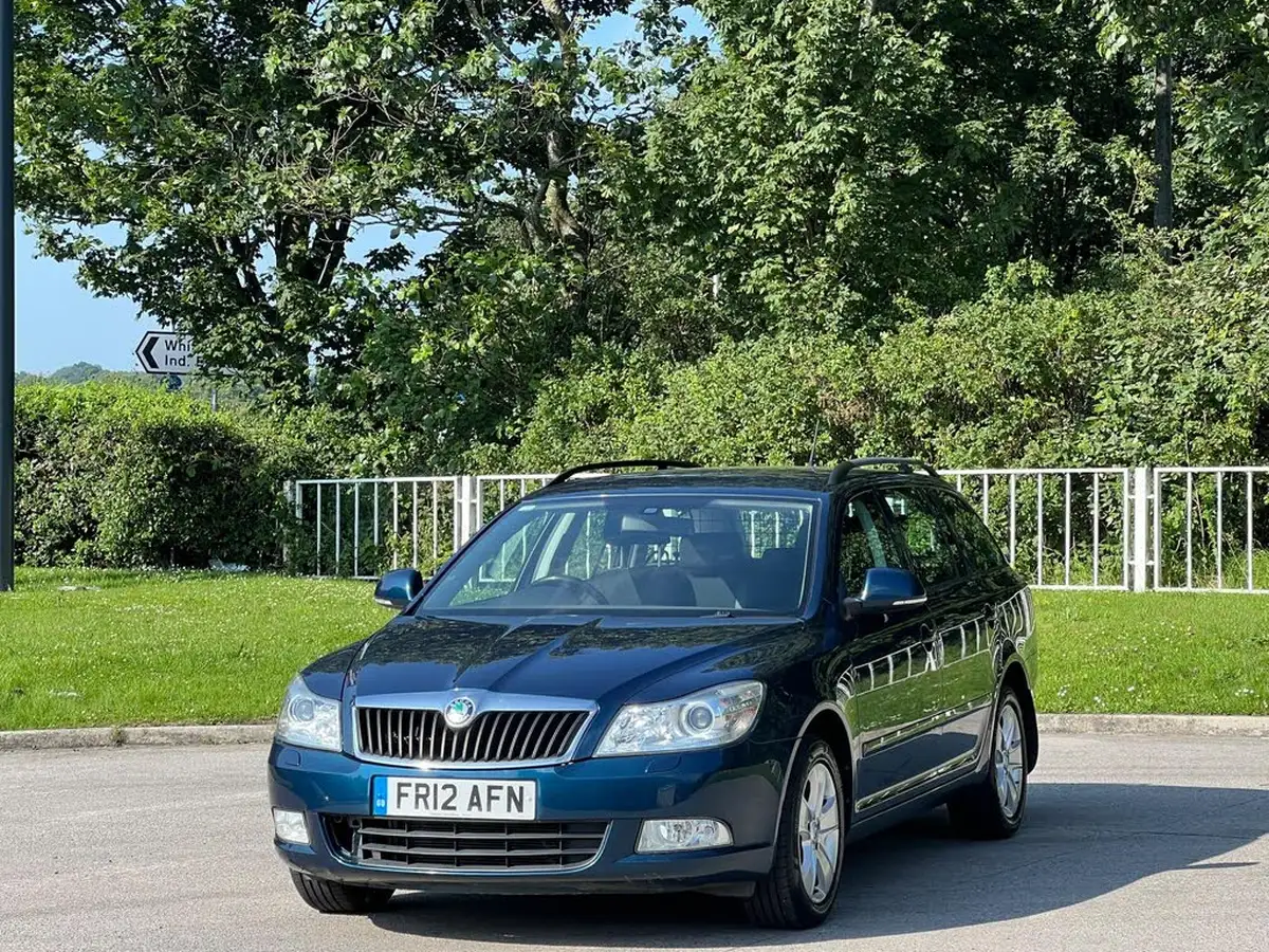 2012-skoda-octavia-16td-elegance-105ps-estate-dsg-big-8