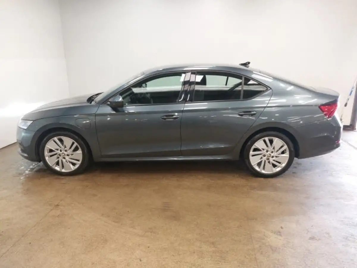 2021-skoda-octavia-14-tsi-se-technology-hatchback-big-3