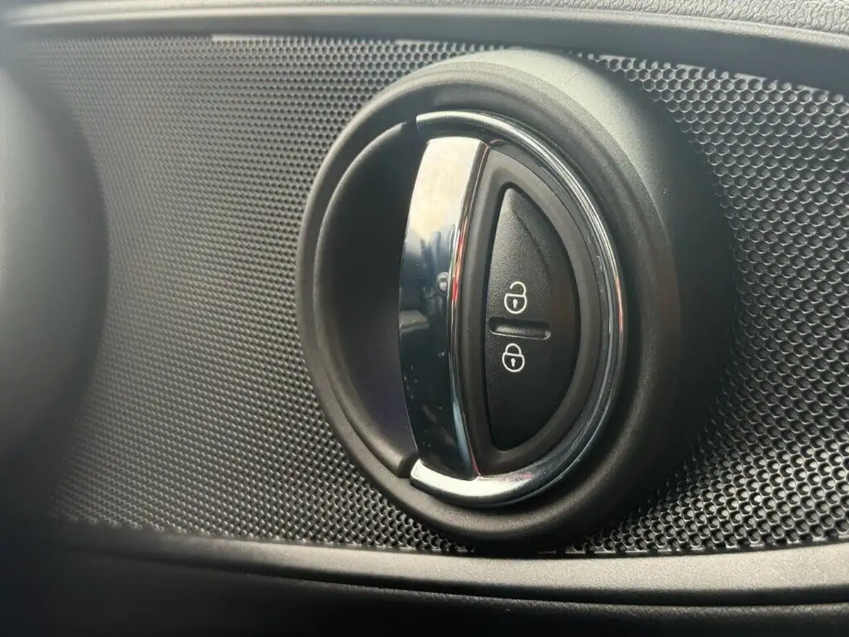 2017-mini-clubman-15-cooper-ss-big-38