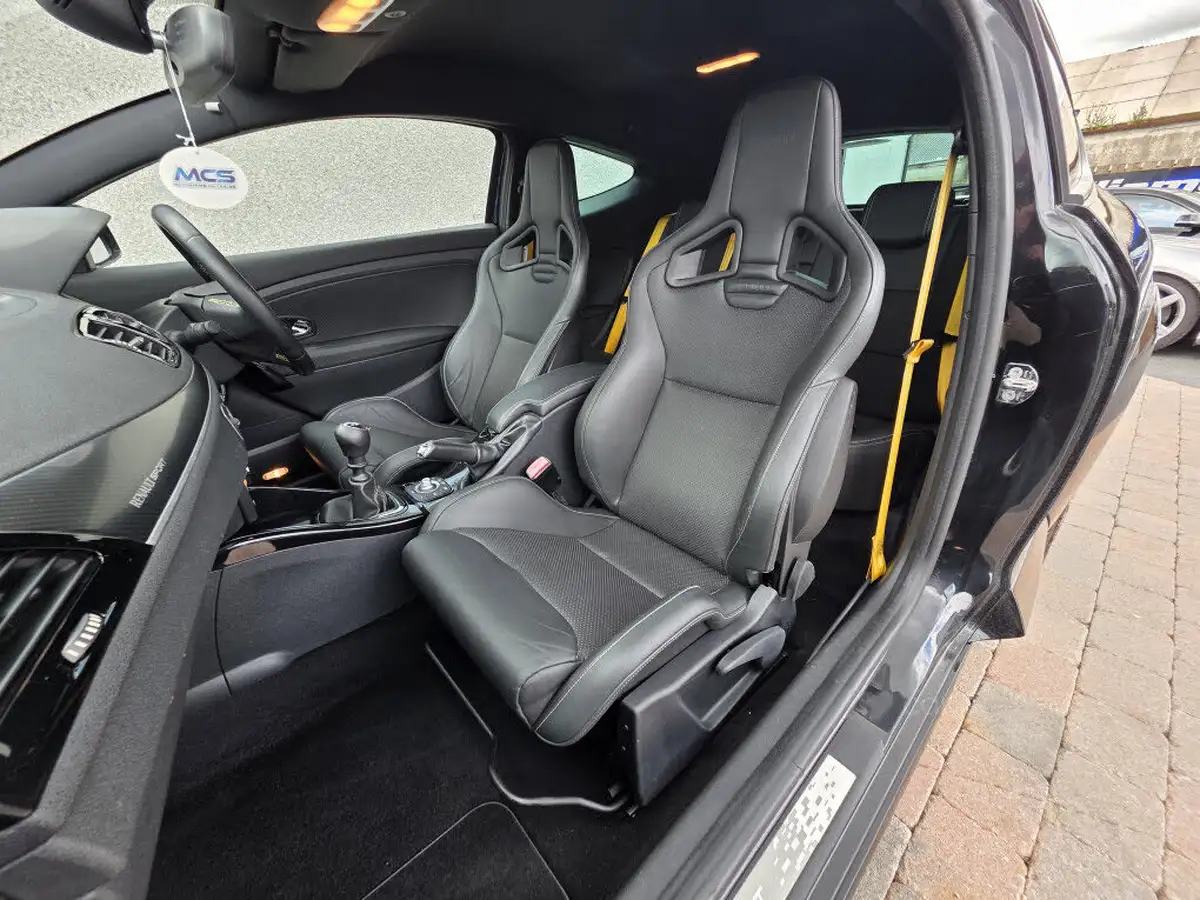 2013-renault-megane-20-renaultsport-265-big-10