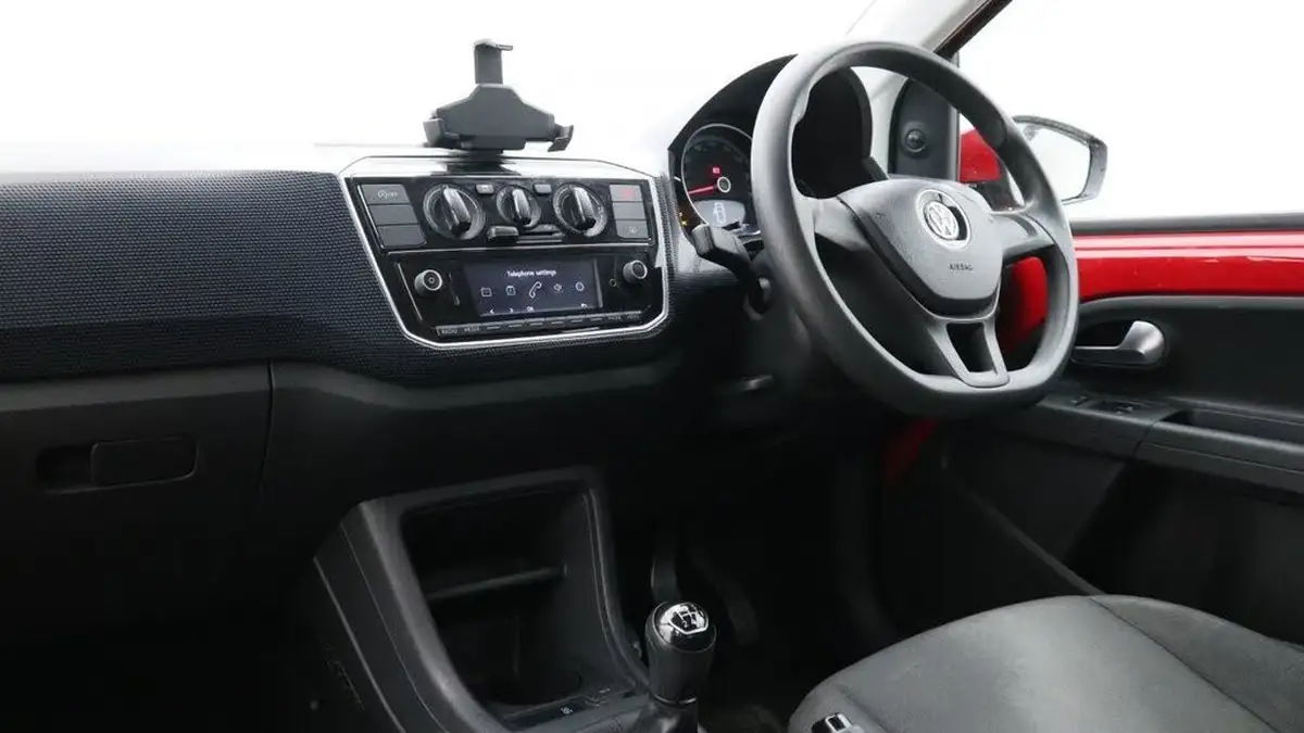 2019-volkswagen-up-10-move-up-ss-3d-big-3
