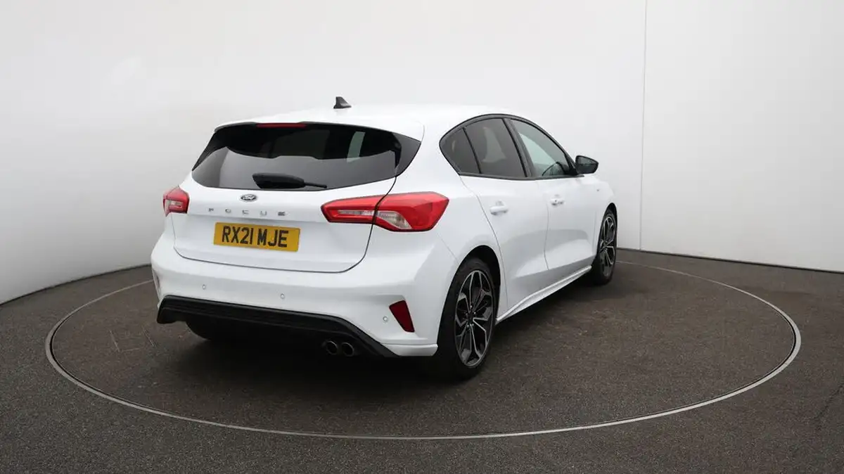 2020-ford-focus-20-st-line-x-hatchback-big-50