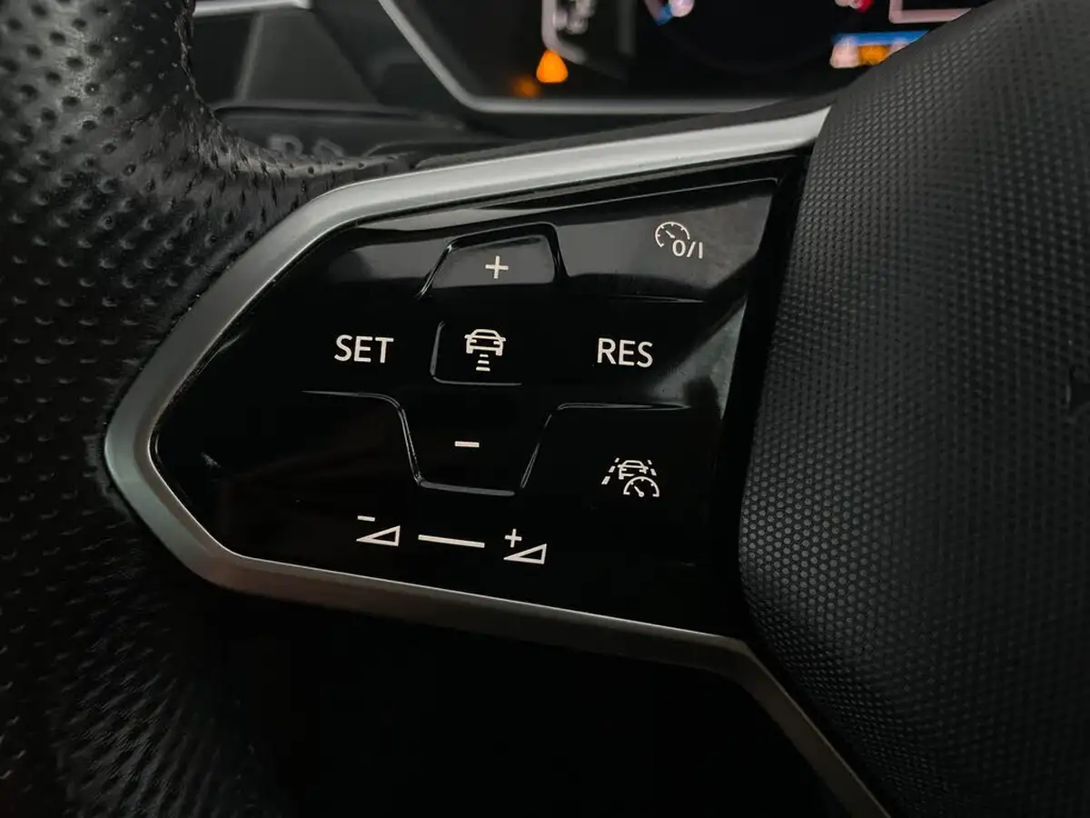 2021-volkswagen-tiguan-15-tsi-r-line-big-30