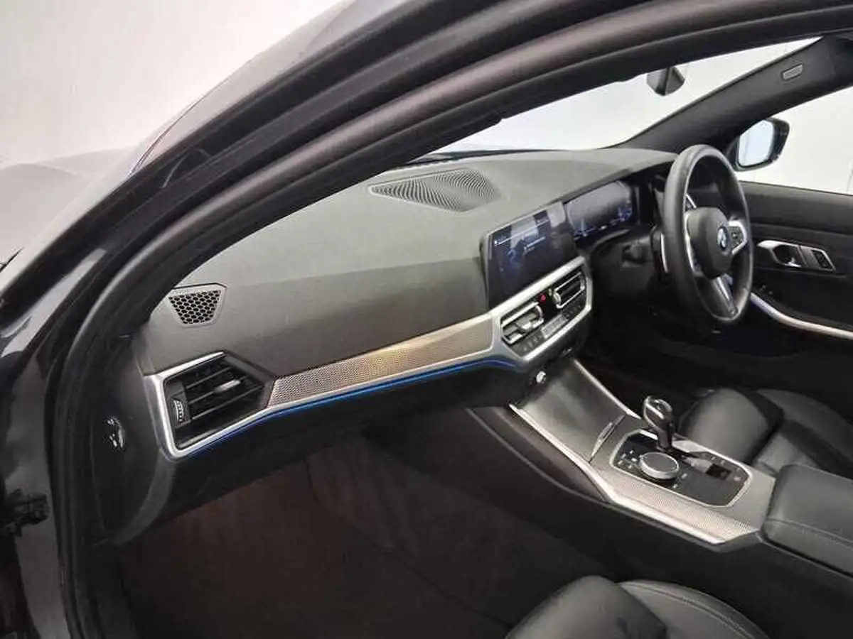 2019-bmw-3-series-20-330e-m-sport-plus-pack-big-11
