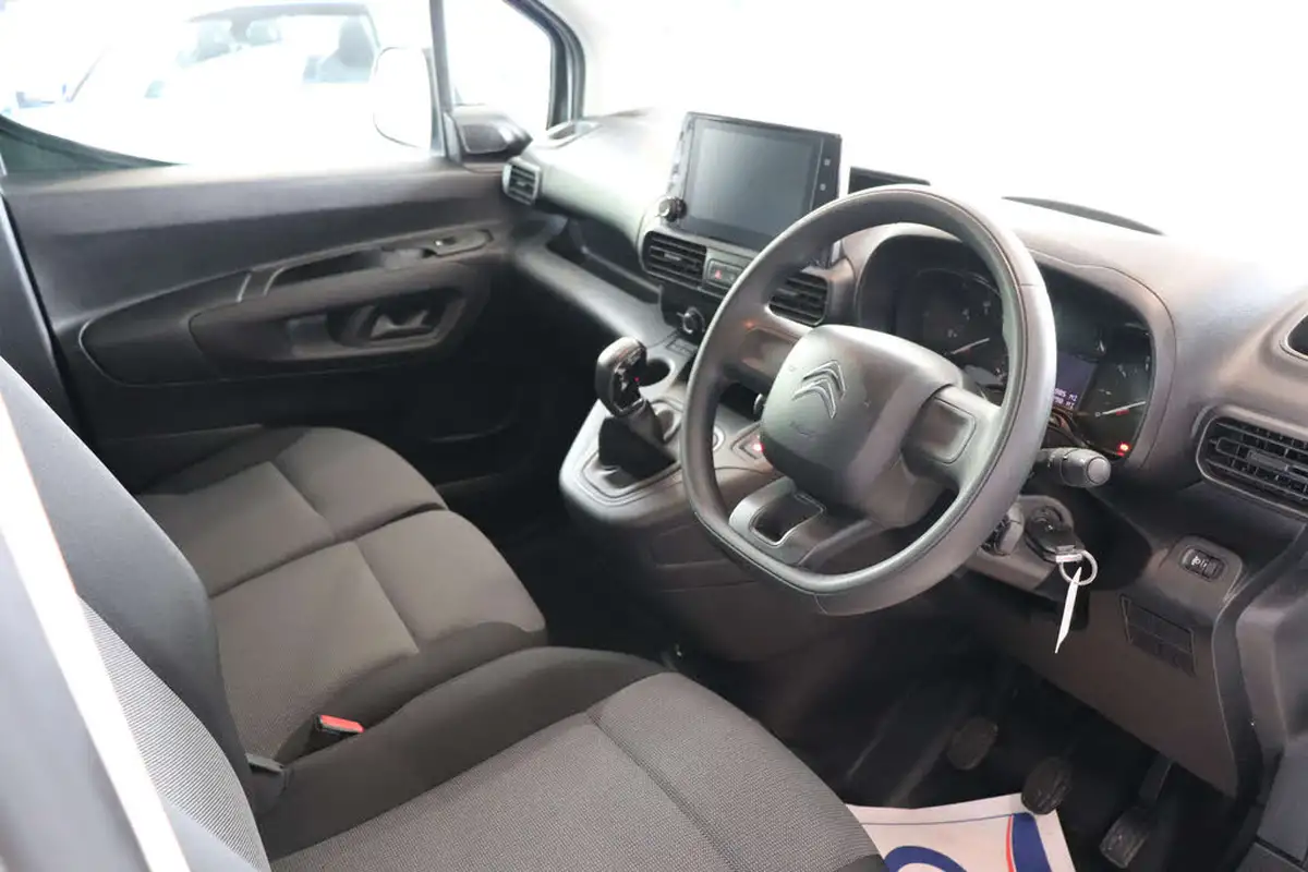 2020-citroen-berlingo-15bluehdi-1000-enterprise-100pseu6dt-e-ss-panel-big-12