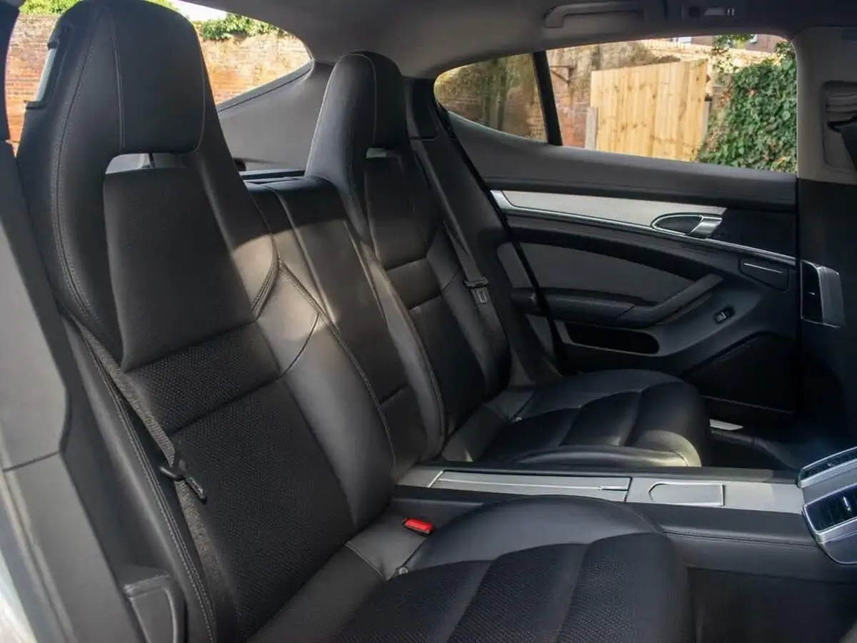 2010-porsche-panamera-36-4-big-25