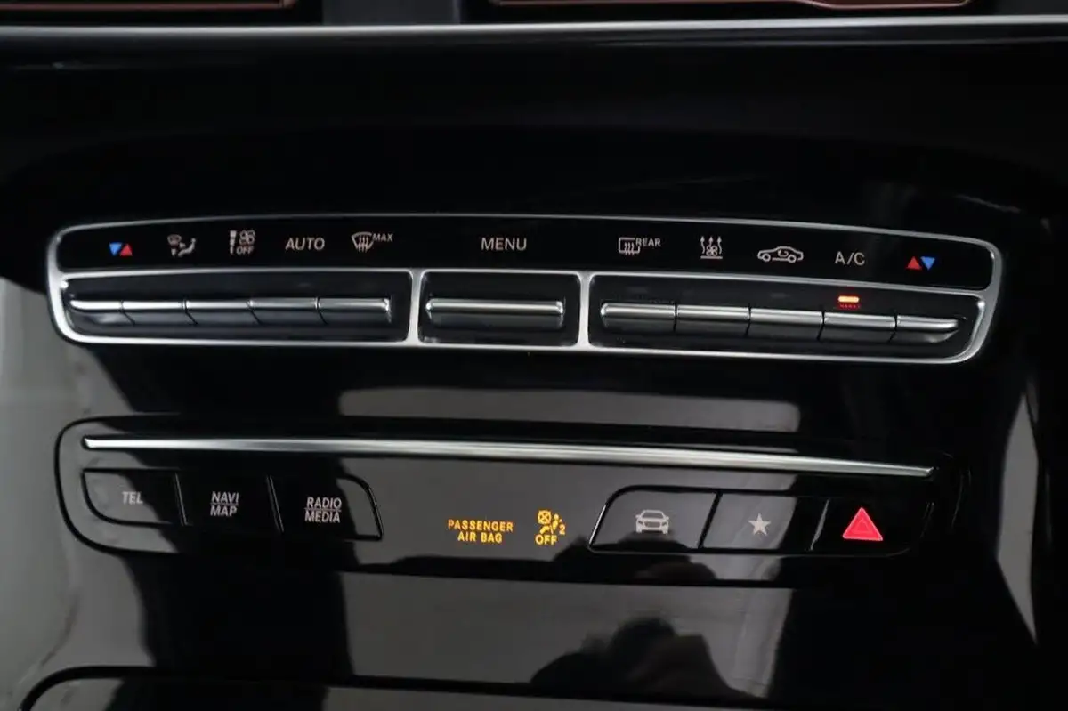 2021-mercedes-benz-eqc-e-eqc-400-amg-line-premium-big-19