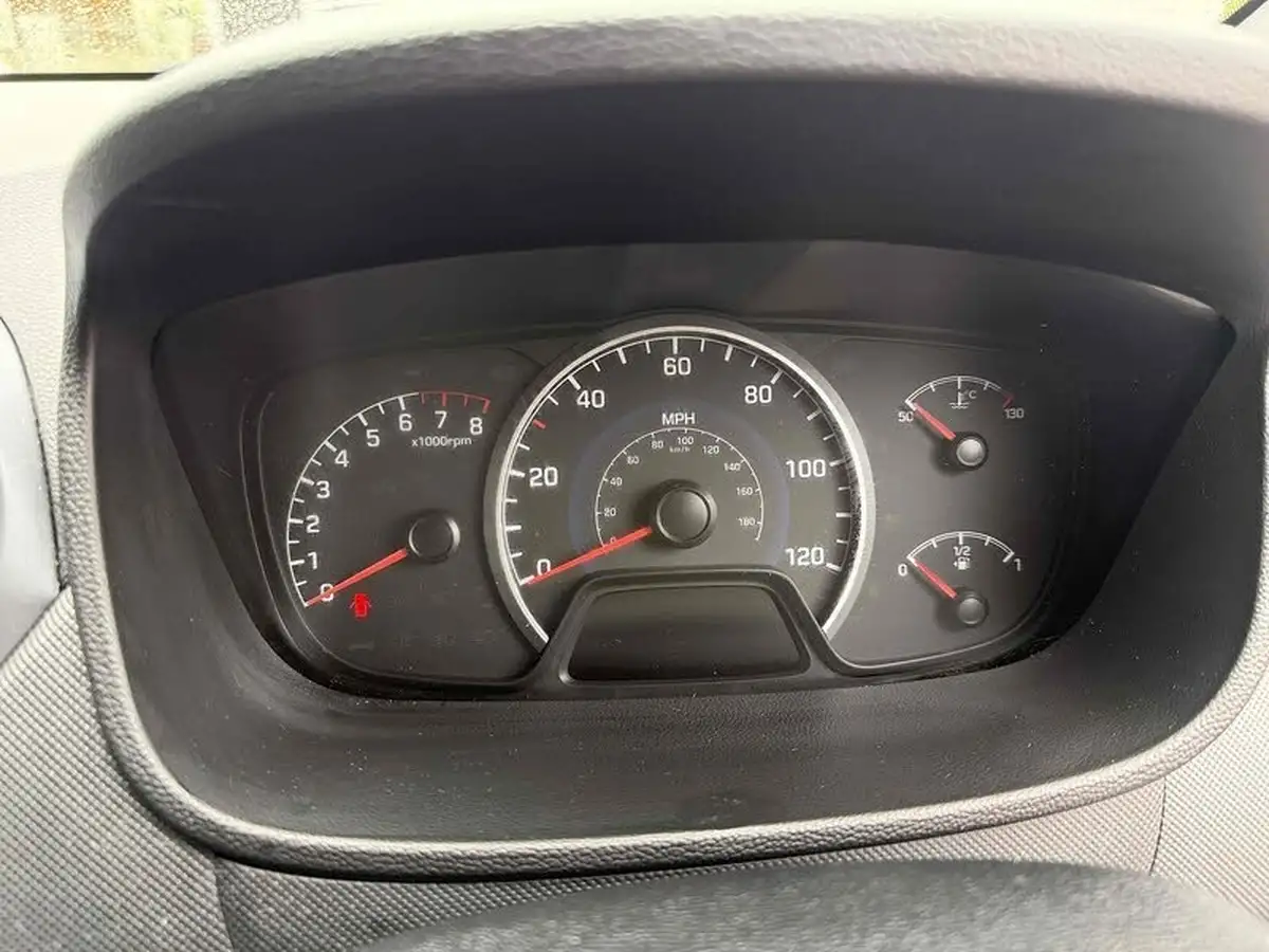 2018-hyundai-i10-10-go-se-66ps-big-17