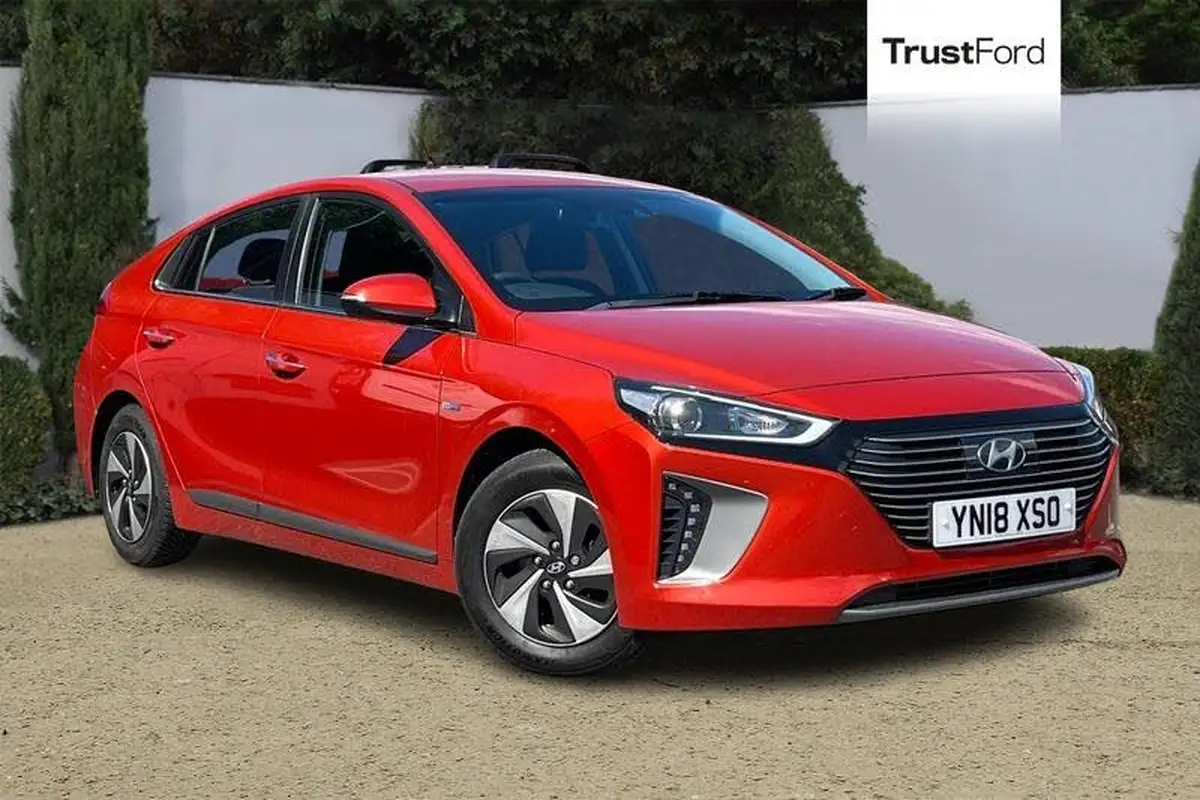 2018-hyundai-ioniq-16-gdi-premium-hybrid-big-0