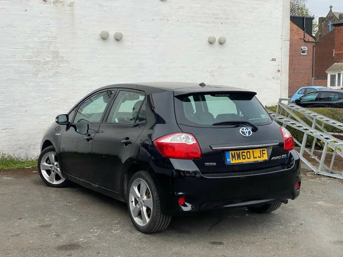 2011-toyota-auris-18-vvt-i-hsd-t-spirit-1798cc-big-8